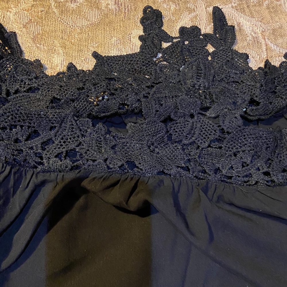 LACE TOP - Picture 2 of 5